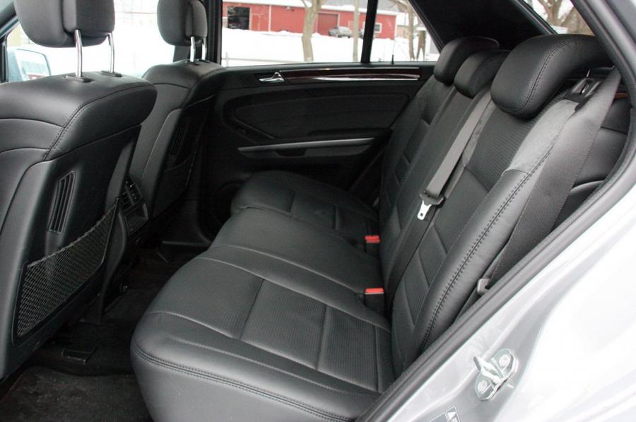 Mercedes-Benz ML63 AMG 2011 года  (фото 9 из 81)